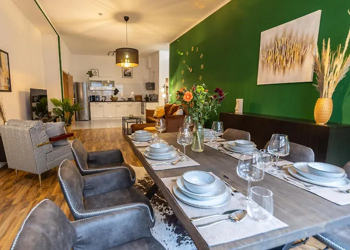 Cozy Dor Stilvolles Parkplatz Netflix